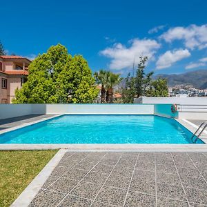 Miramar Apartment With Pool By Holiday Rental Madeira